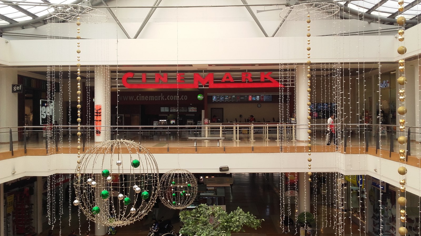 Cinemark en el centro comercial Plaza Imperial de Bogotá